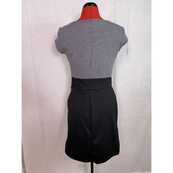 Bebop Grey Black Fitted Dress Women Size M Ruffle Scoop Neck Casual D874 - Picture 5 of 12
